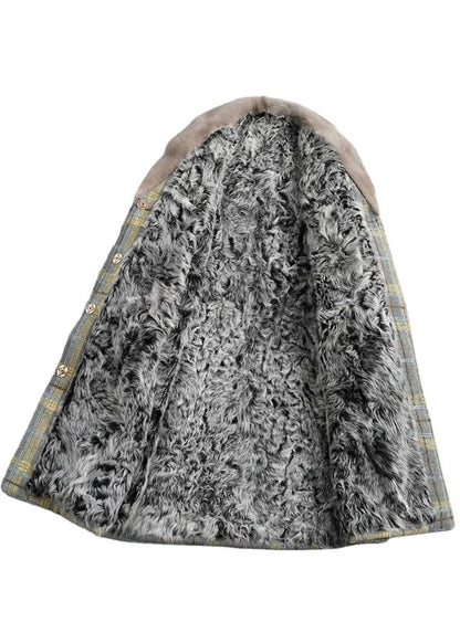 Luvik | Ruudullinen Peter Pan -kaulusvillakangastakki talvella