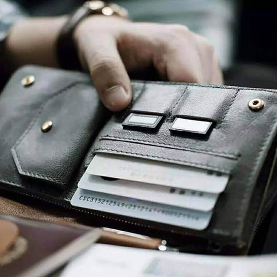 Men's Leather Passport Wallet with RFID Blocking | Luvikno