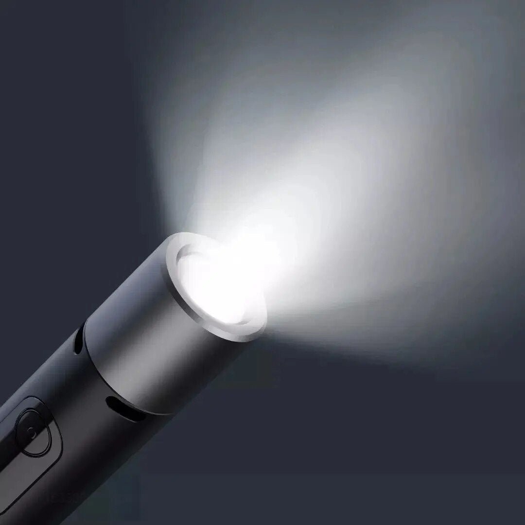 Luvikno | FlashShield - Den ultimate forsvarslampen - Sikkerhet ved fingertuppene