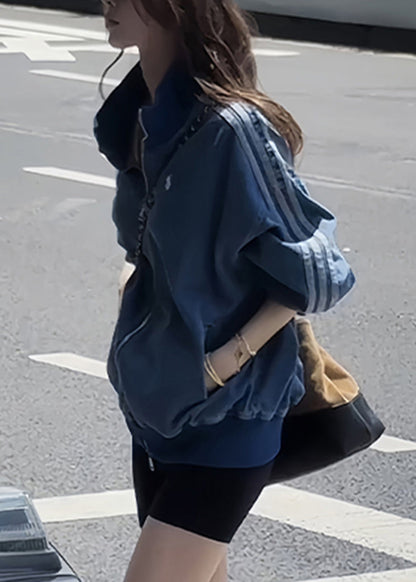 Luvik | V-kokoinen sininen farkkutakki vetoketjulla, raitoja ja taskuja