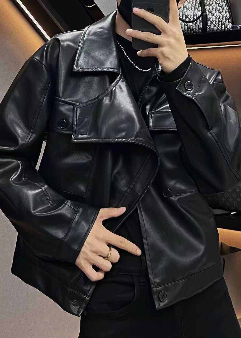 Luvik | Koko Miehet keinonahkainen punainen epäsymmetrinen takki nappien kanssa