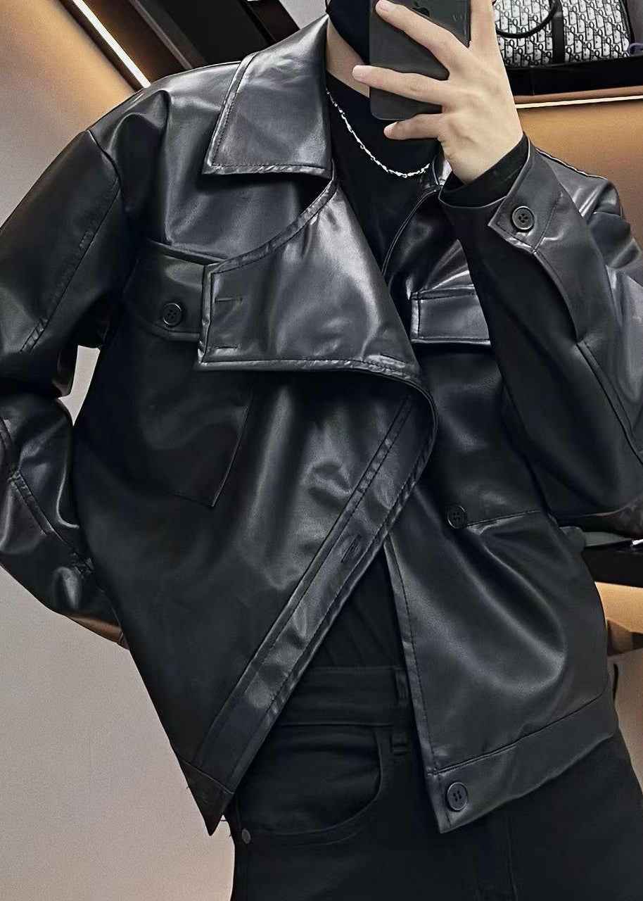 Luvik | Koko Miehet keinonahkainen punainen epäsymmetrinen takki nappien kanssa