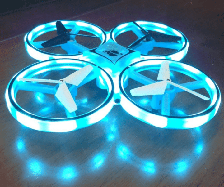 Drone - fjernstyrt - Quadrocopter (Gyro &amp; LED) | Luvikno