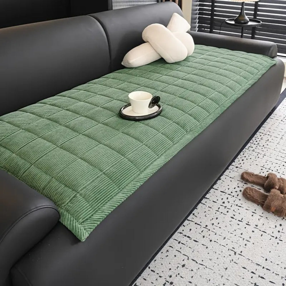 LuxeShield Quiltmatte — Transformér sofaen din til en feilfri oase av komfort og beskyttelse | Luvikno