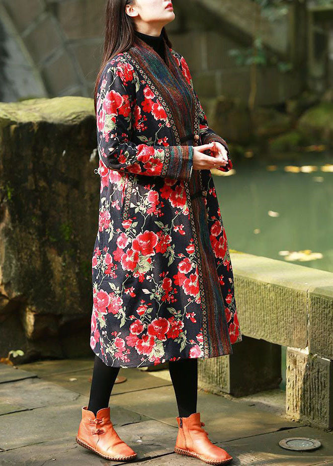 Luvik | Kangaspainettu pehmustettu pitkä V-pääntie takki Itämaisen napituksen kanssa Talvi