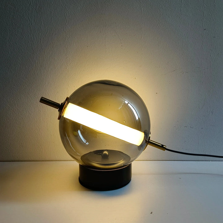 Luvikno | Retro Glass Bordlampe med Varme Glød - Tidøs Eleganse