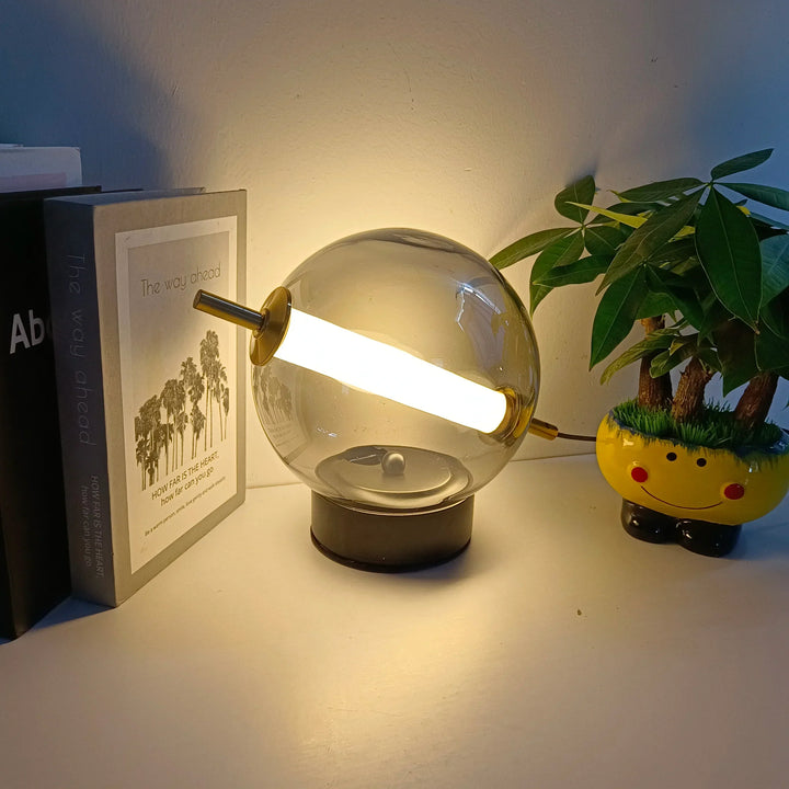 Luvikno | Retro Glass Bordlampe med Varme Glød - Tidøs Eleganse