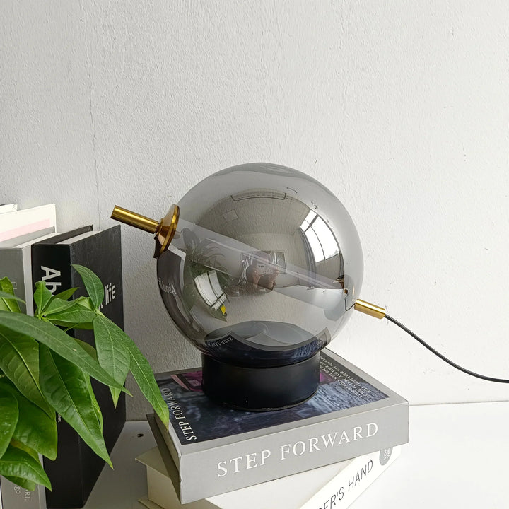 Luvikno | Retro Glass Bordlampe med Varme Glød - Tidøs Eleganse