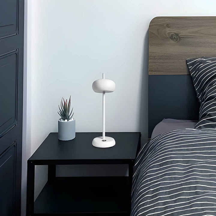 Luvikno | SleekGlow Bordlampe - Moderne Design for Kravstore Interiør