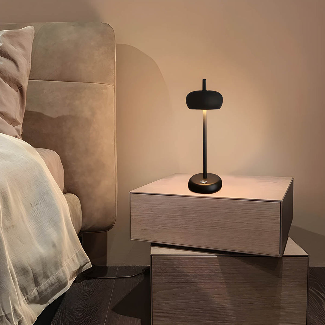 Luvikno | SleekGlow Bordlampe - Moderne Design for Kravstore Interiør