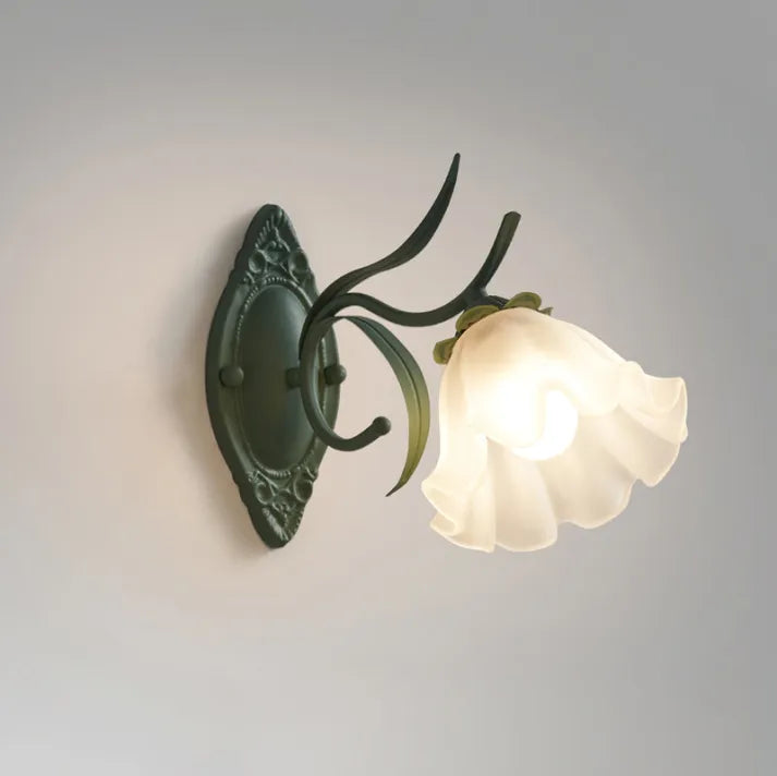 Luvikno | LilyGlow Vegglampe - Elegant naturinspirert belysning