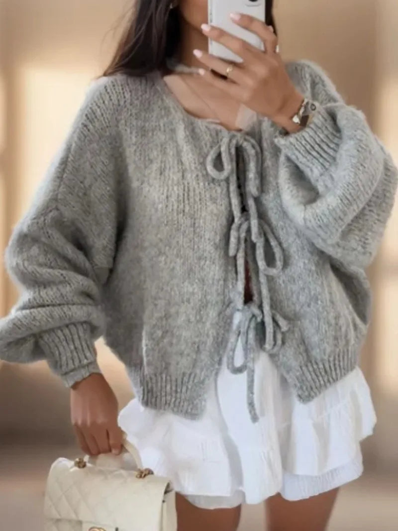 Luvik | Strikkegenser med snoråpning i Boho-stil