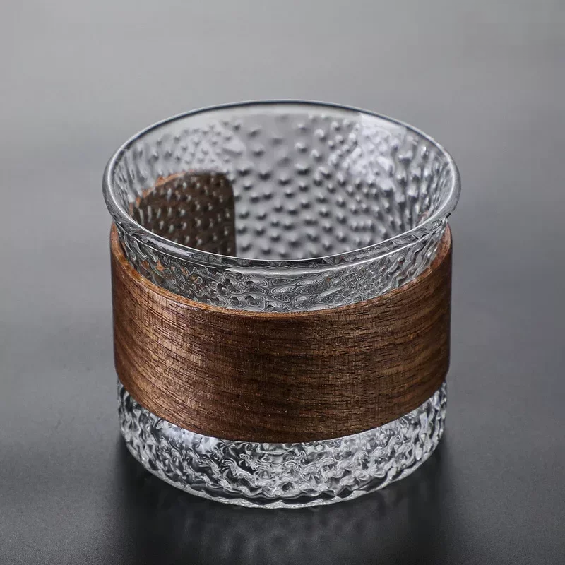OakFlow Whisky Tumbler – Håndlaget glass med trefinish | Luvikno