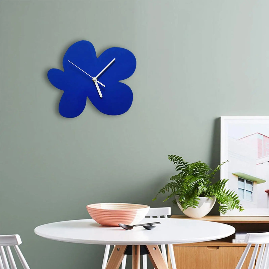 FloralTime – Elegant Blomsterklokke for din Interiør Luvikno