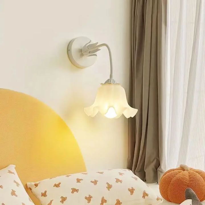 FrenchBloom Vegglampe – Soverom Blomsterlampe Luvikno