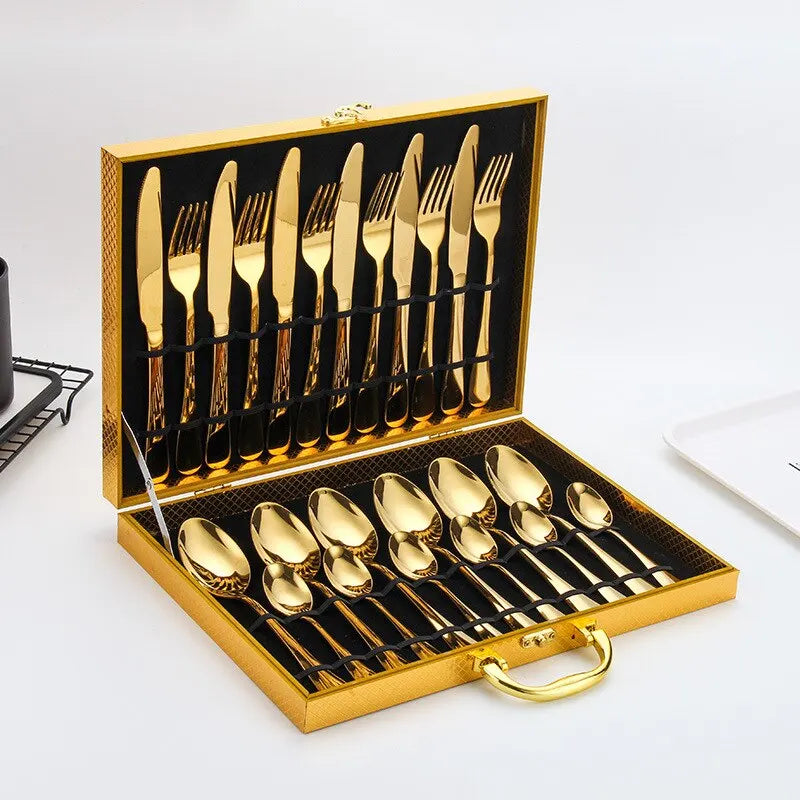 Luvikno | Opulent Gold Besteickssett - Det elegante 24-delte gull- og sølvbesteikksettet