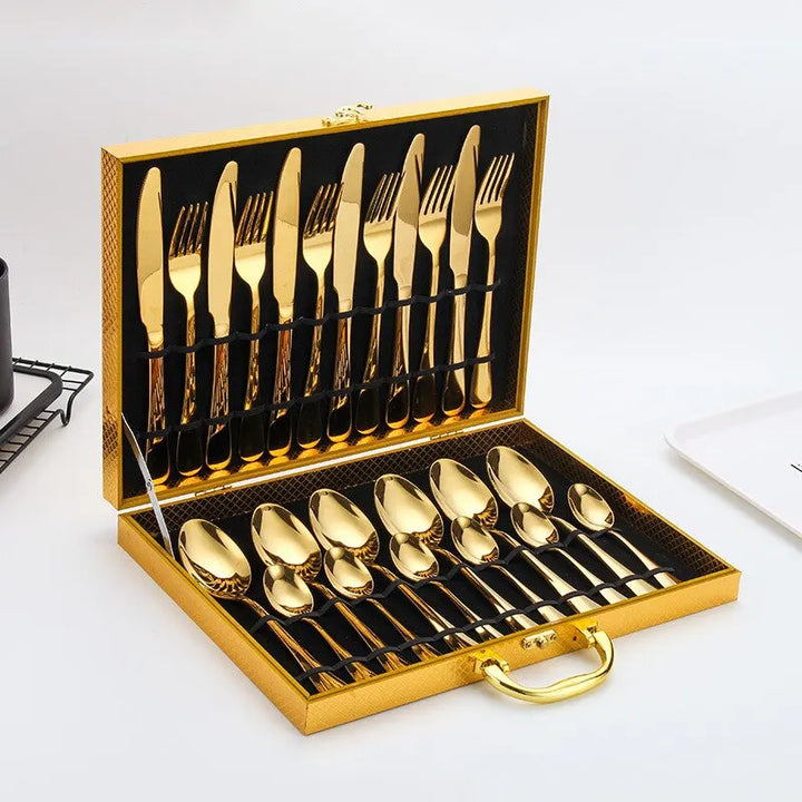 Luvikno | Opulent Gold Besteickssett - Det elegante 24-delte gull- og sølvbesteikksettet