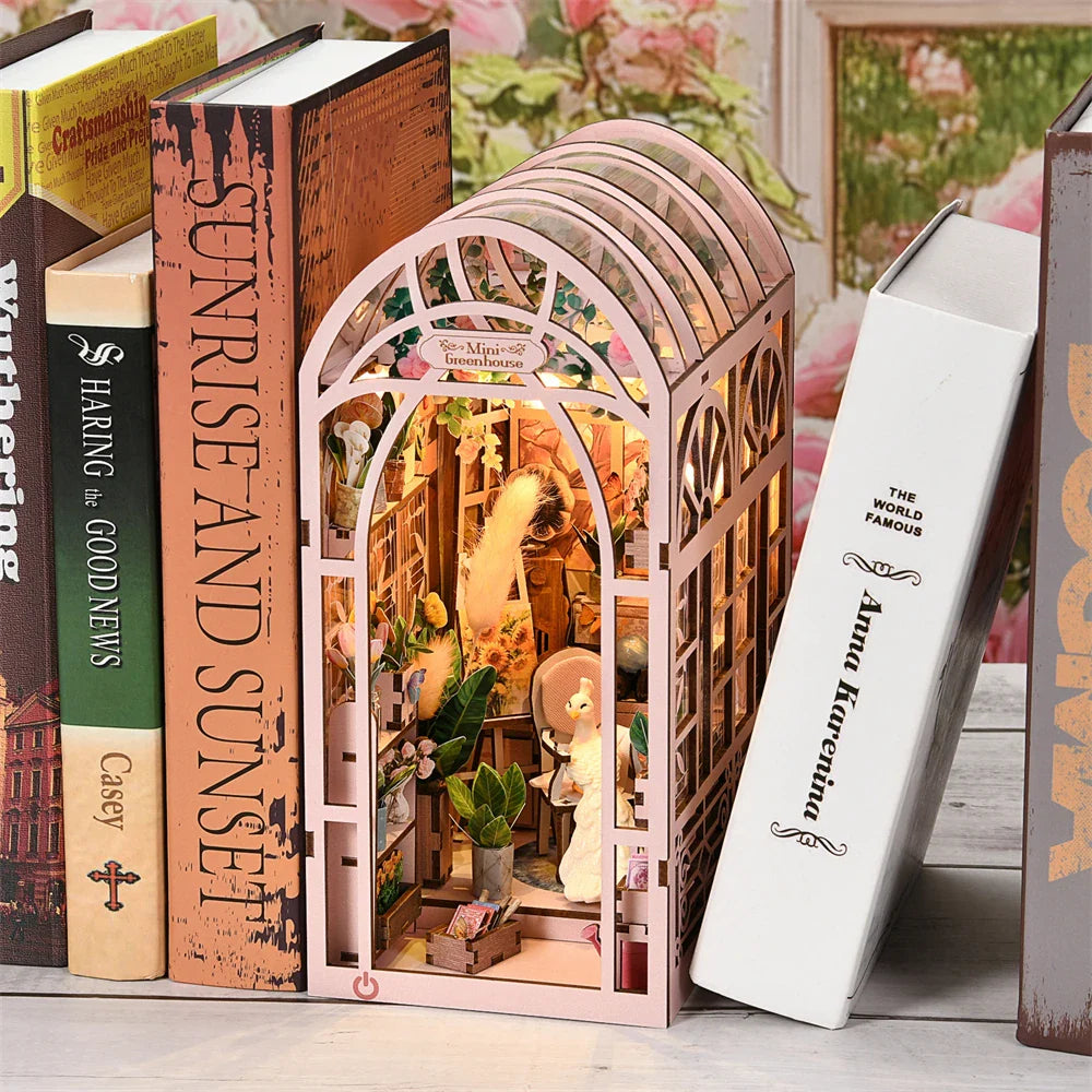 SoleCaffè DIY Bokhylle | Miniatyr Kaffehus 3D Trebyggesett | Med LED-belysning | Kreativ Bokhylla Diorama & Gaveidé Luvikno