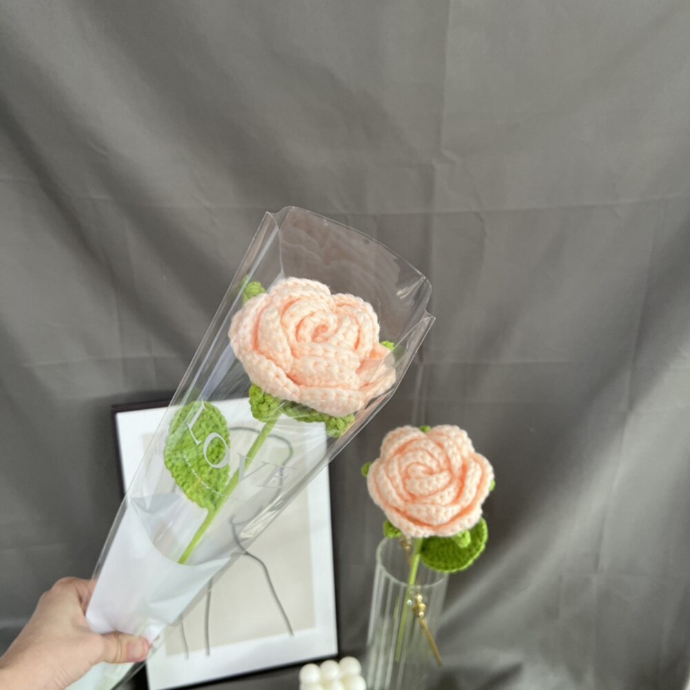 Håndstrikket rosebukett