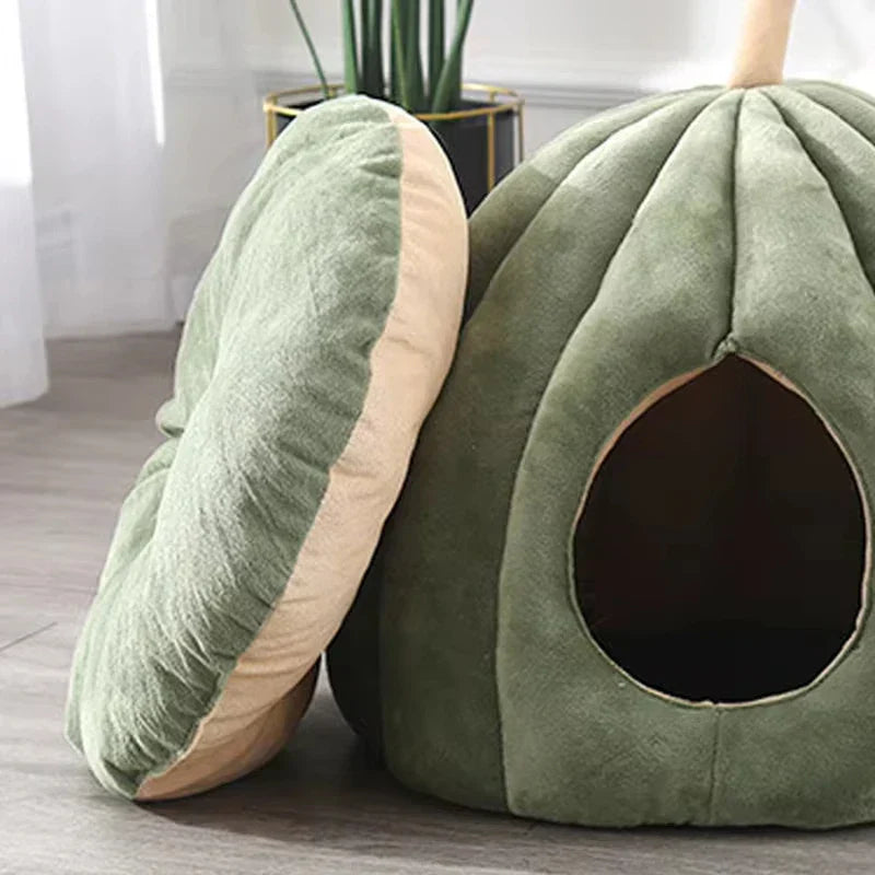 Luvikno | Pumpkinpaws Cozy Gresskarformet Kattedyne for vinterkomfort & halloween-atmosfære