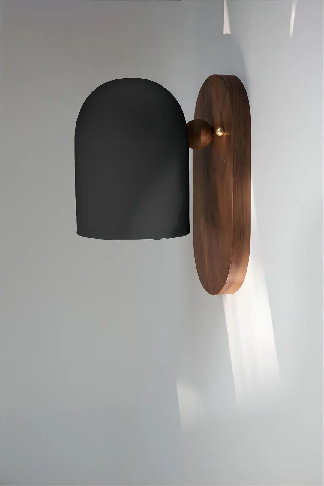 Luvikno | TimberSoul – Wabi-Sabi Valnøtt Vegglampe for Naturlig Atmosfære