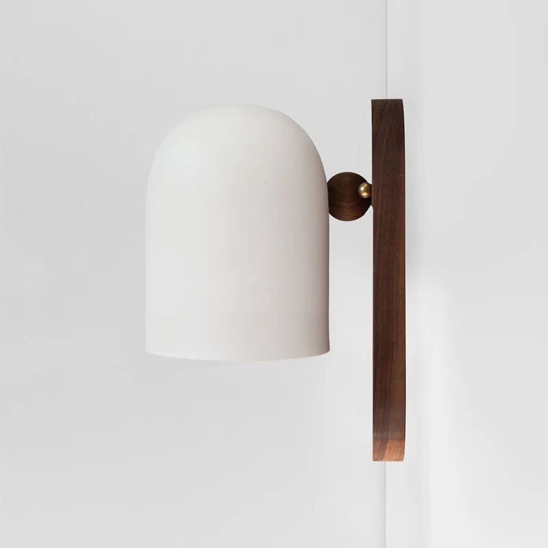 Luvikno | TimberSoul – Wabi-Sabi Valnøtt Vegglampe for Naturlig Atmosfære
