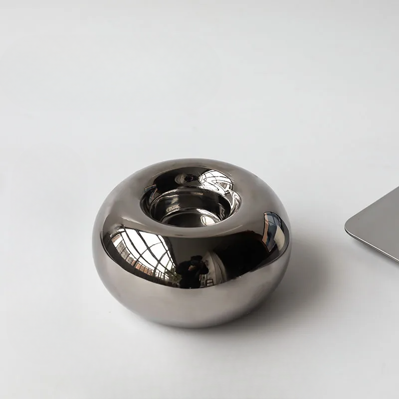 Elegant Sølv Stearinlys Holder med Minimalistisk Design | Luvikno