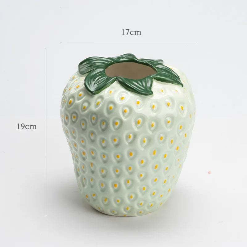 Stygg Jordbær Vase | Luvikno