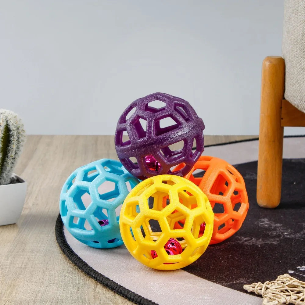 Kauball laget av naturlig gummi med klokke Luvikno