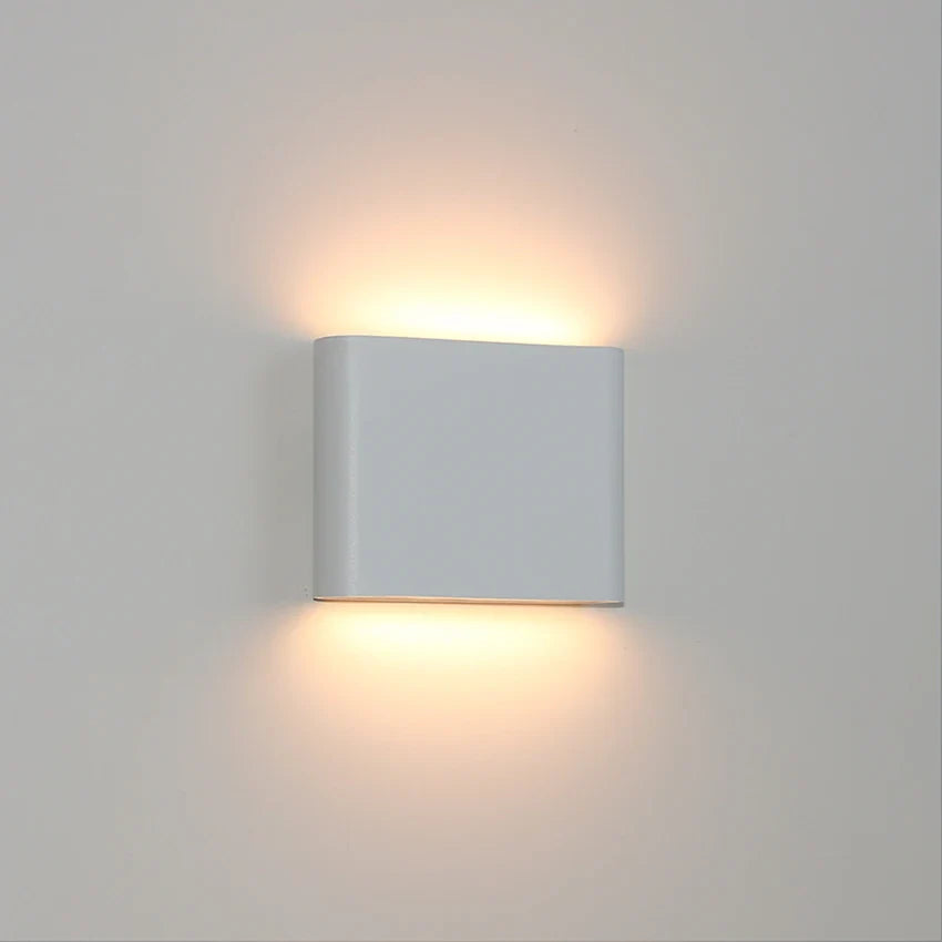 Værbestandig LED vegglampe, Robust dekorativ vegglampe for innendørs og utendørs bruk | Luvikno