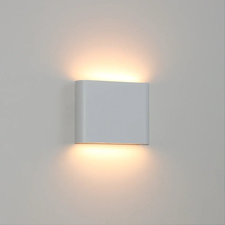 Værbestandig LED vegglampe, Robust dekorativ vegglampe for innendørs og utendørs bruk | Luvikno