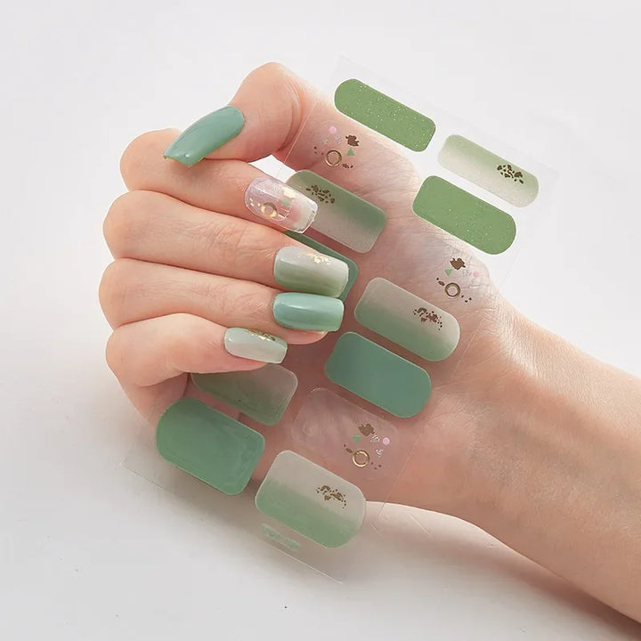 GlitzNail – Festive Christmas Nails Rask, Komplett Uten Salong Luvikno
