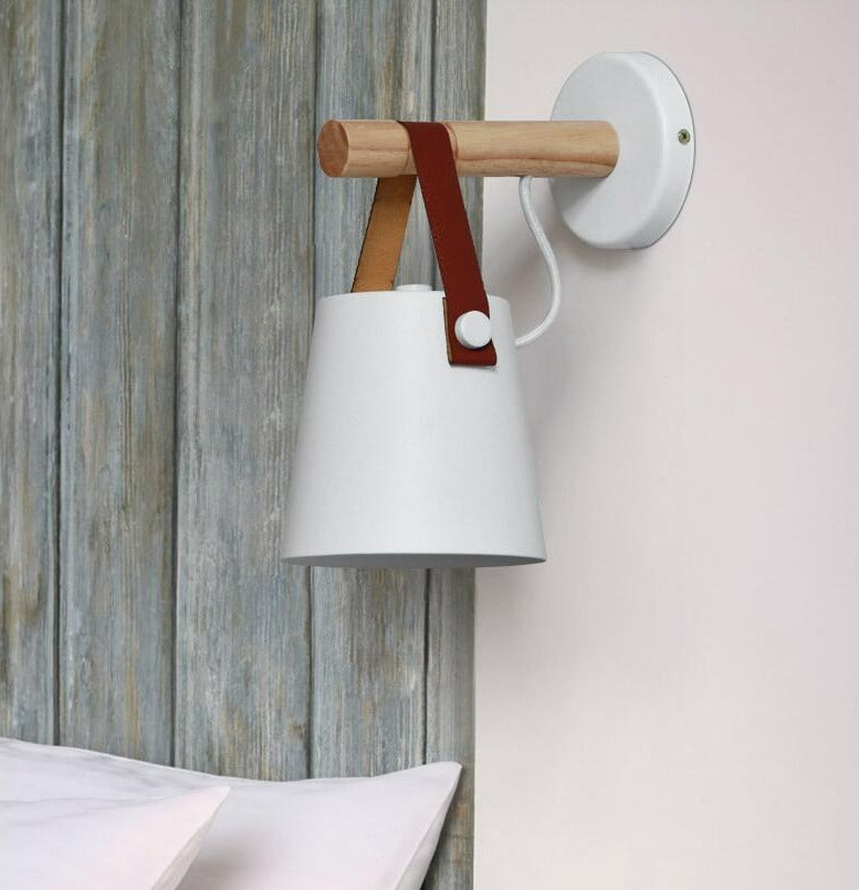 Tre Nordic Henge Vegglampe | Luvikno