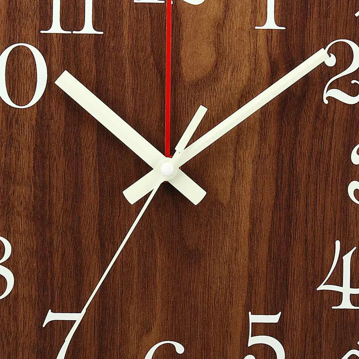 GlowClock – Luksus Treveggur med Nattlys Luvikno