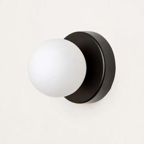 LumiGlobe - Moderne Vegglampe med Glassblokk i Mid-Century Stil Luvikno