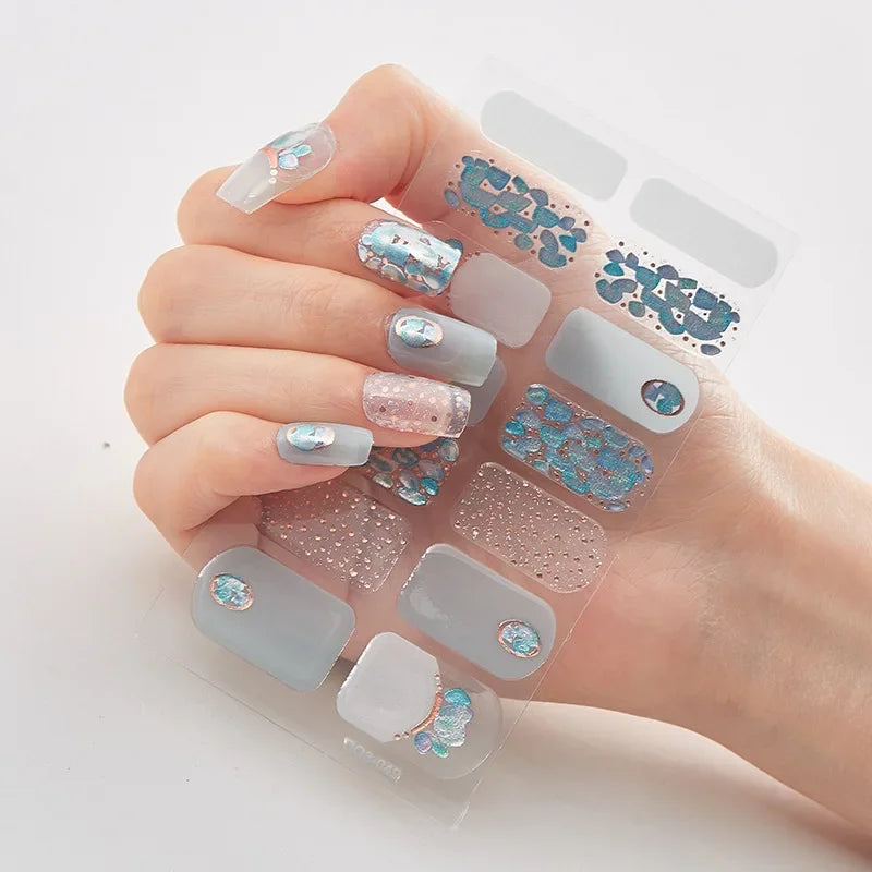 GlitzNail – Festive Christmas Nails Rask, Komplett Uten Salong Luvikno
