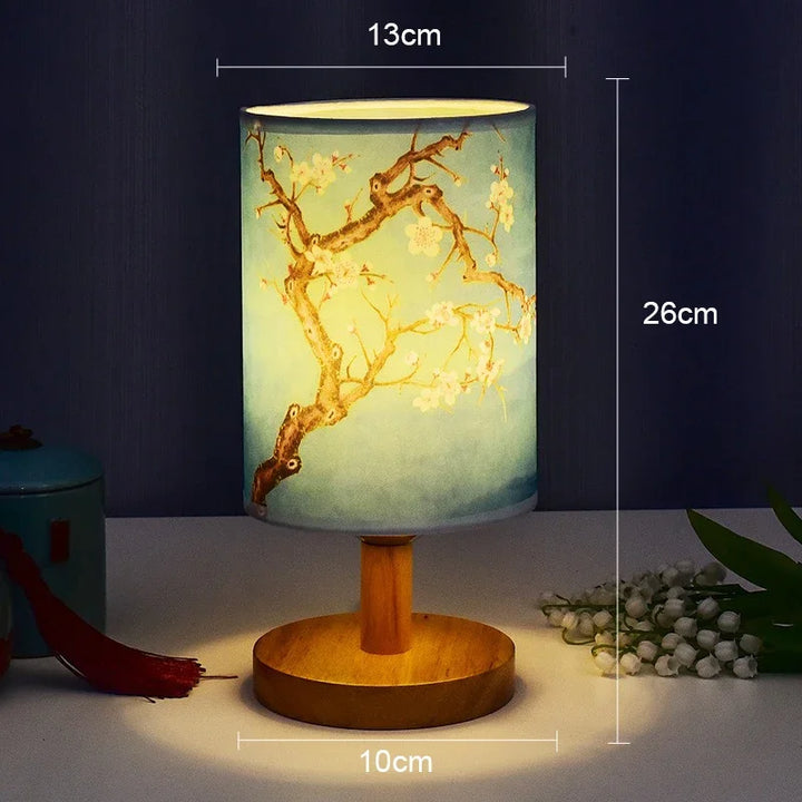 LiánHua LED Bordlampe Plomblomst | Dimbar | Stoffske i kinesisk stil | Varm hvit lys | EU-plugg Luvikno