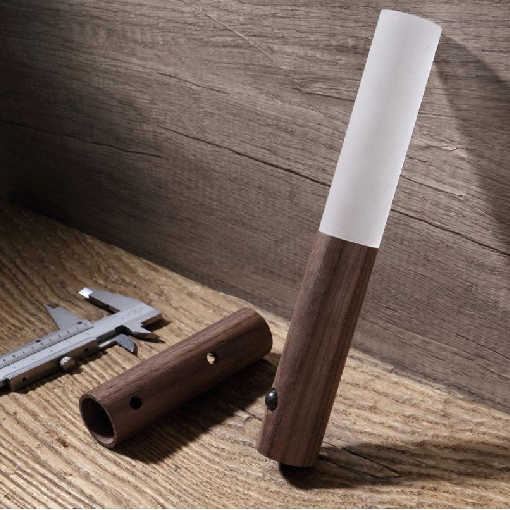 Oppladbar LED-lampe med bevegelsessensor | Luvikno