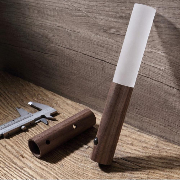 Oppladbar LED-lampe med bevegelsessensor | Luvikno