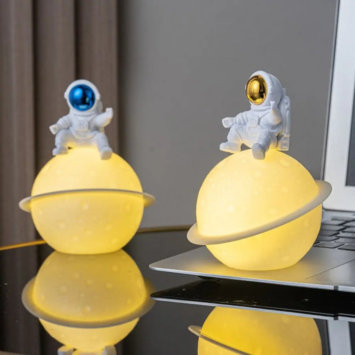 Cosmic LED Skrivebordslampe | Luvikno