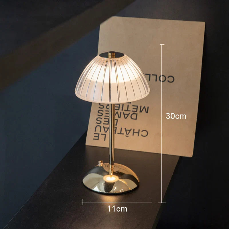 Nordisk LED bordlampe – Dimmbar, Moderne design for stue og soverom | Luvikno