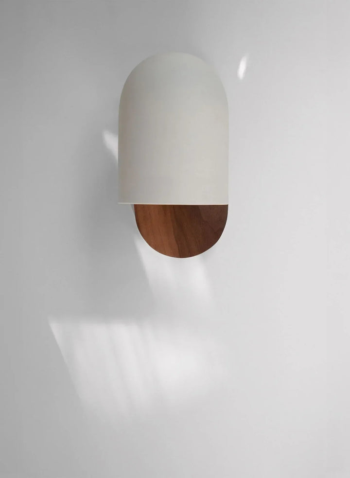Luvikno | TimberSoul – Wabi-Sabi Valnøtt Vegglampe for Naturlig Atmosfære