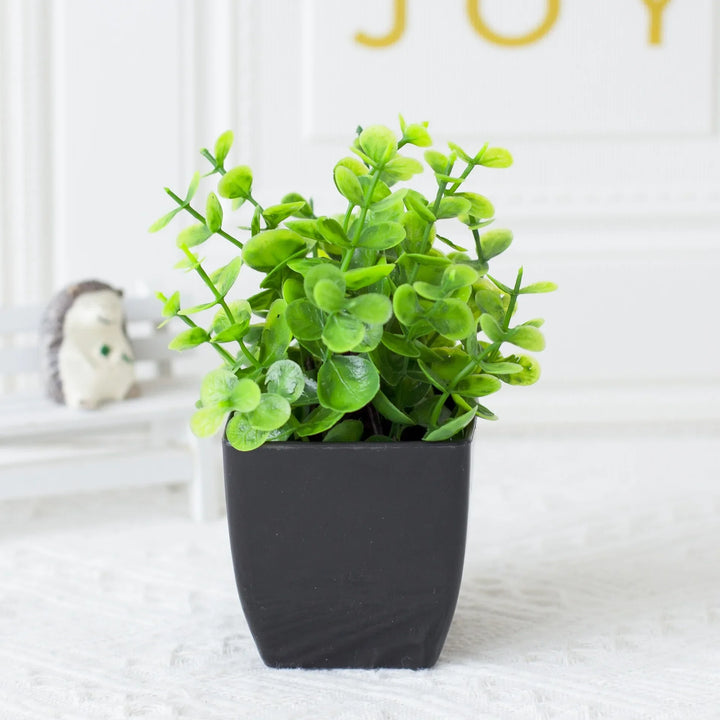 Luvikno | Leafora Kunstig Eukalyptusplante i Svart Potte | Mini Dekorativ Plante | For Bord, Bad & Kontor