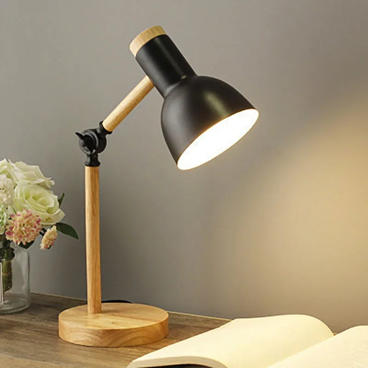 Luvikno | Tre Justerbar Bordlampe | Nordisk Belysning