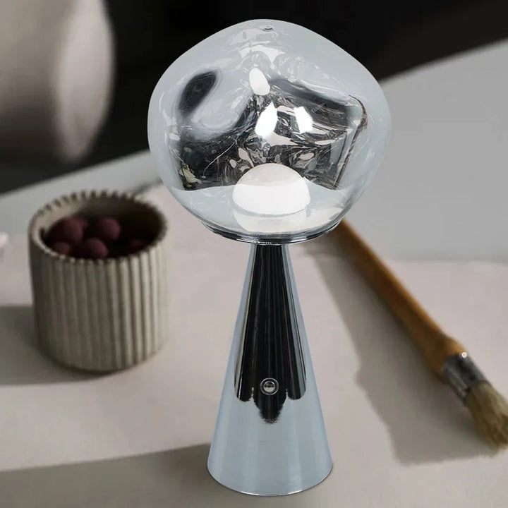Moderne Mini Bordlampe i Lava Design med LED Lys - Dekorativ Lampe for Stue, Soverom & Kontor | Luvikno