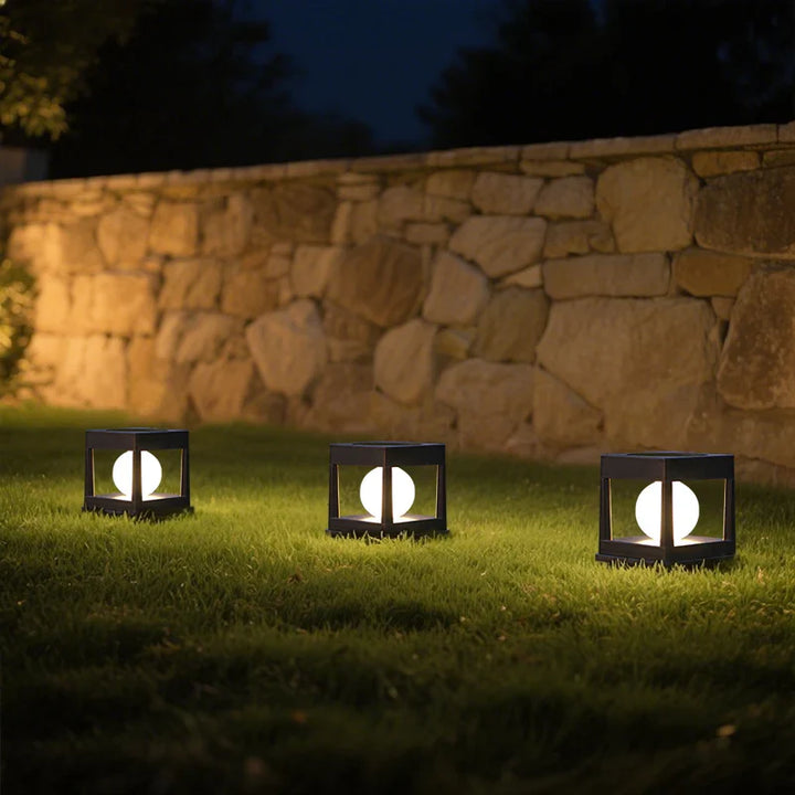 Luvikno | Solhage Lantern LUMOVIA DuoLight | 2 Lysfarger | IP65 Vanntett | For Bakke, Terrase & Staketmontering | 11,8 x 11,8 x 11,5 cm
