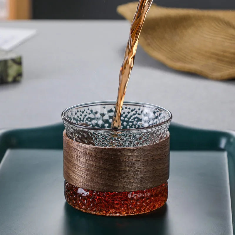 OakFlow Whisky Tumbler – Håndlaget glass med trefinish | Luvikno
