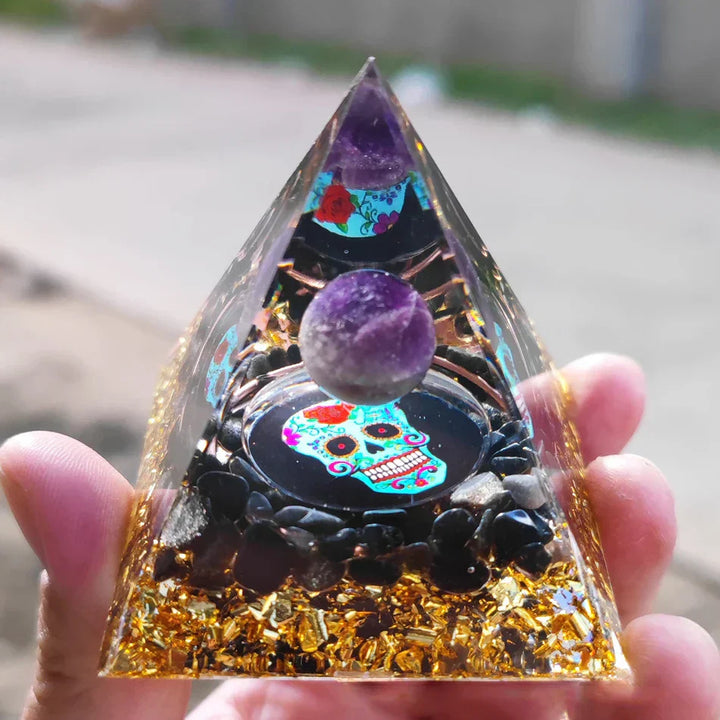Orgonittpyramide med ametyst pendel – Energi, Beskyttelse og Dekorasjon | Luvikno