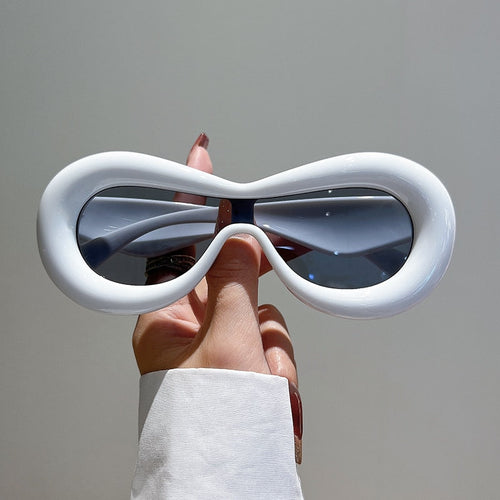 Esha Solbriller | Med futuristisk motedesign | Luvikno