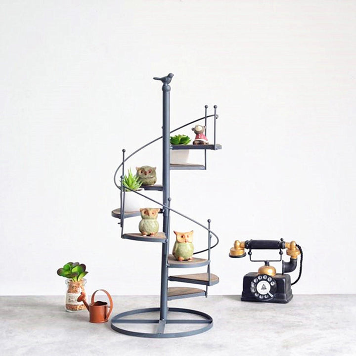Elegant spiralformet planteholder for balkong- og hagearrangementer Luvikno